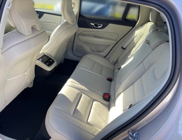 Volvo V60 Kombi 2,0 l 145 kw