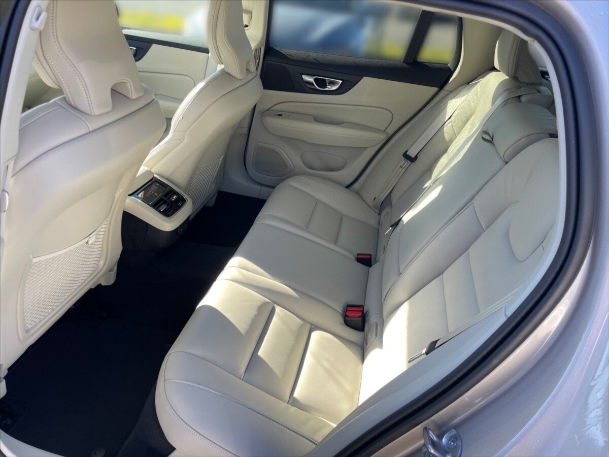 Volvo V60 Kombi 2,0 l 145 kw