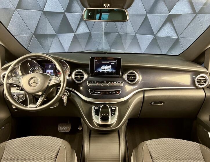 Mercedes-Benz Třídy V 9