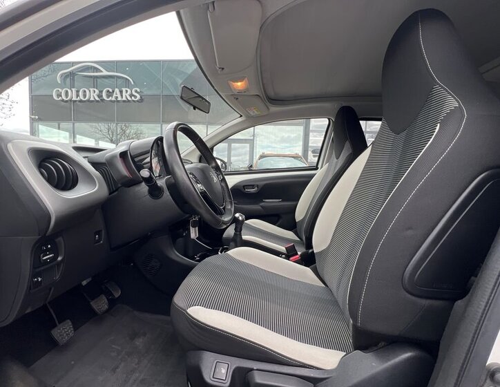 Peugeot 108 Hatchback 1,2 l 60 kw