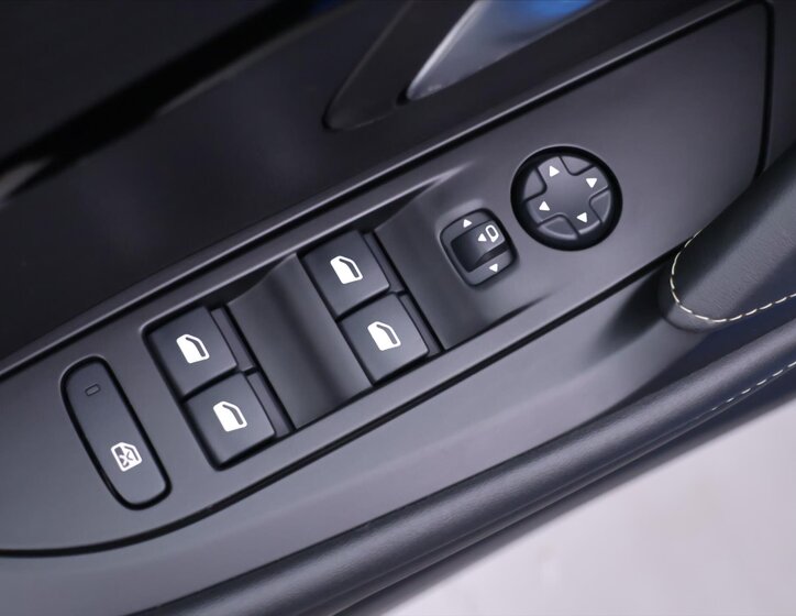 Peugeot 208 Hatchback 1,2 l 74 kw