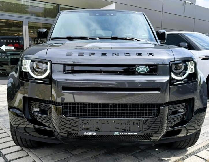 Land Rover Defender 10