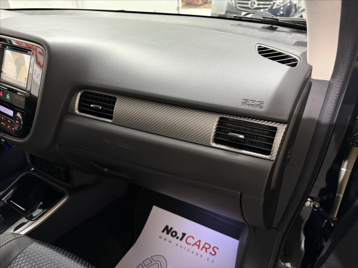 Mitsubishi Outlander SUV / Terénní 2,3 l 110 kw