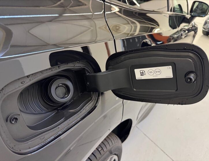 Volvo XC60 SUV / Terénní 2,0 l 228 kw