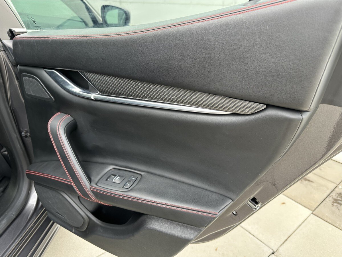 Maserati Ghibli Sedan 3,0 l 316 kw