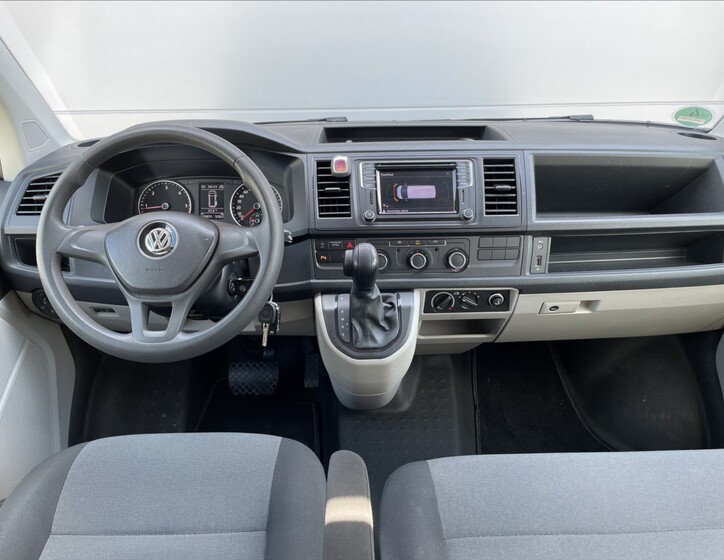 Volkswagen Transporter 9