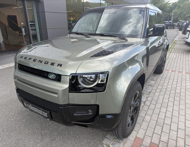Land Rover Defender 2