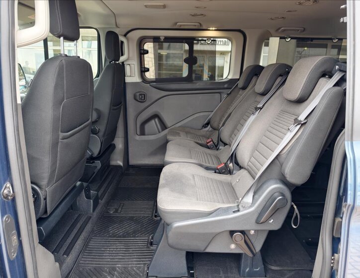 Ford Tourneo Custom MPV 2,0 l 136 kw