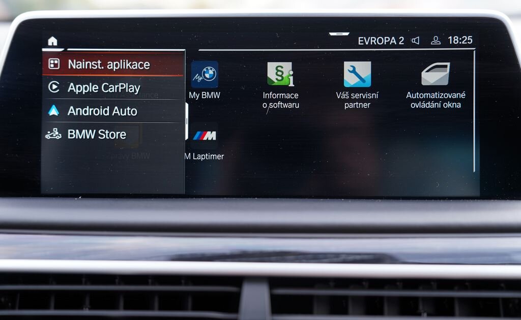 BMW Řada 7 Sedan / Limuzína 4,4 l 390 kw