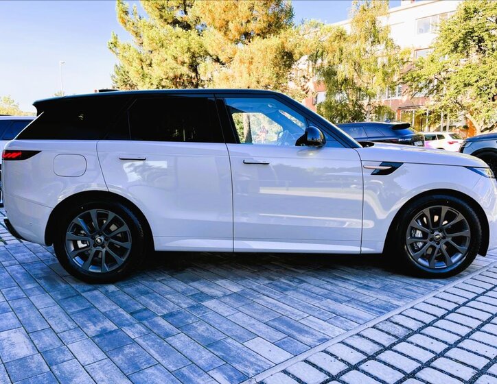 Land Rover Range Rover Sport 9