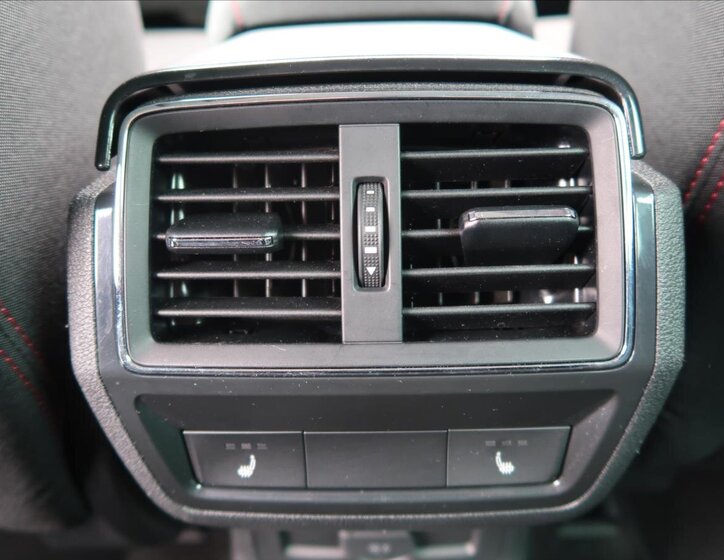 Škoda Karoq SUV / Terénní 1,6 l 85 kw