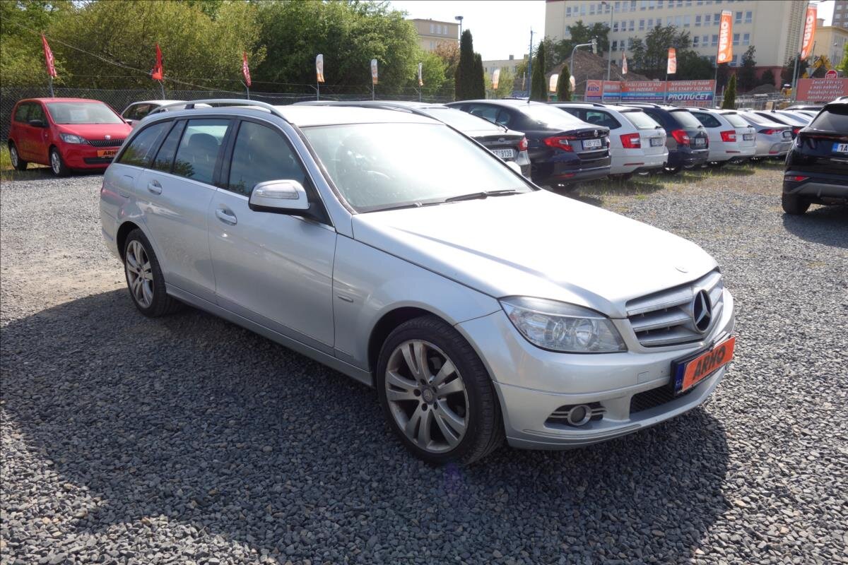 Mercedes-Benz Třídy C Kombi 2,1 l 100 kw