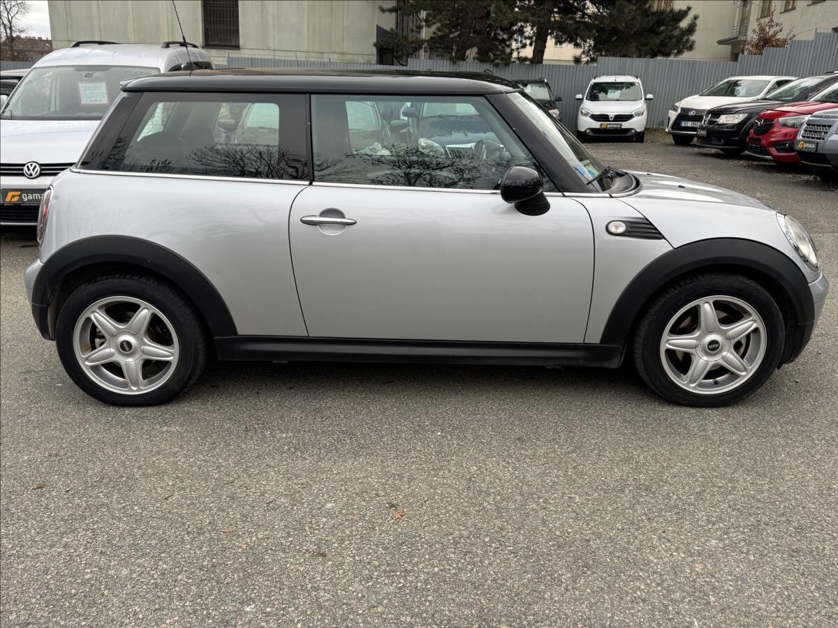 Mini Cooper Hatchback 1,6 l 88 kw