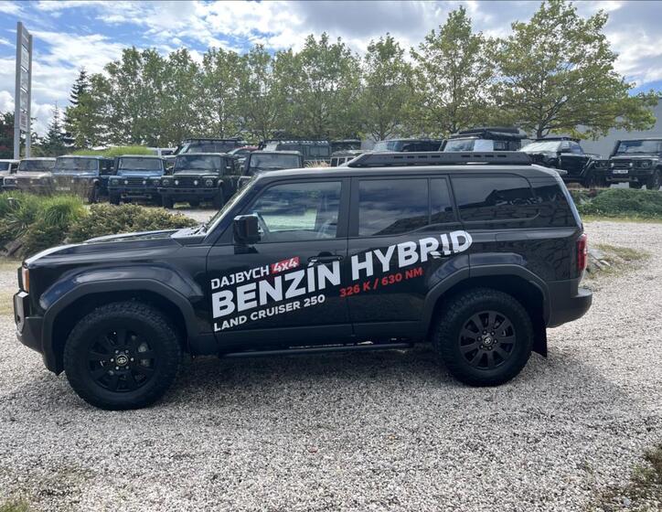 Toyota Land Cruiser 4