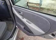 Nissan Almera Tino 42