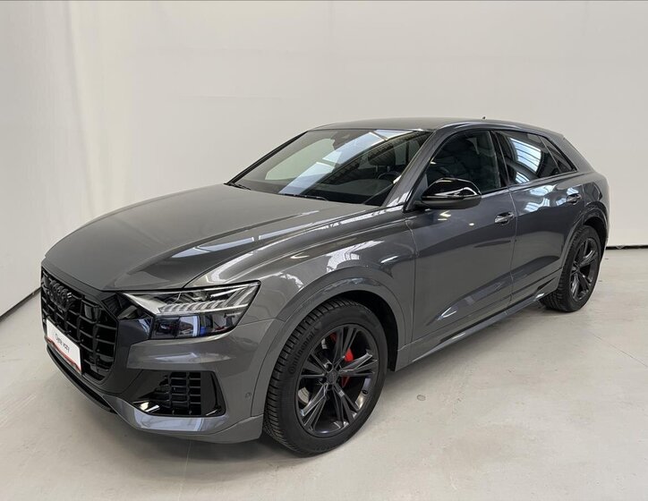 Audi Q8 1