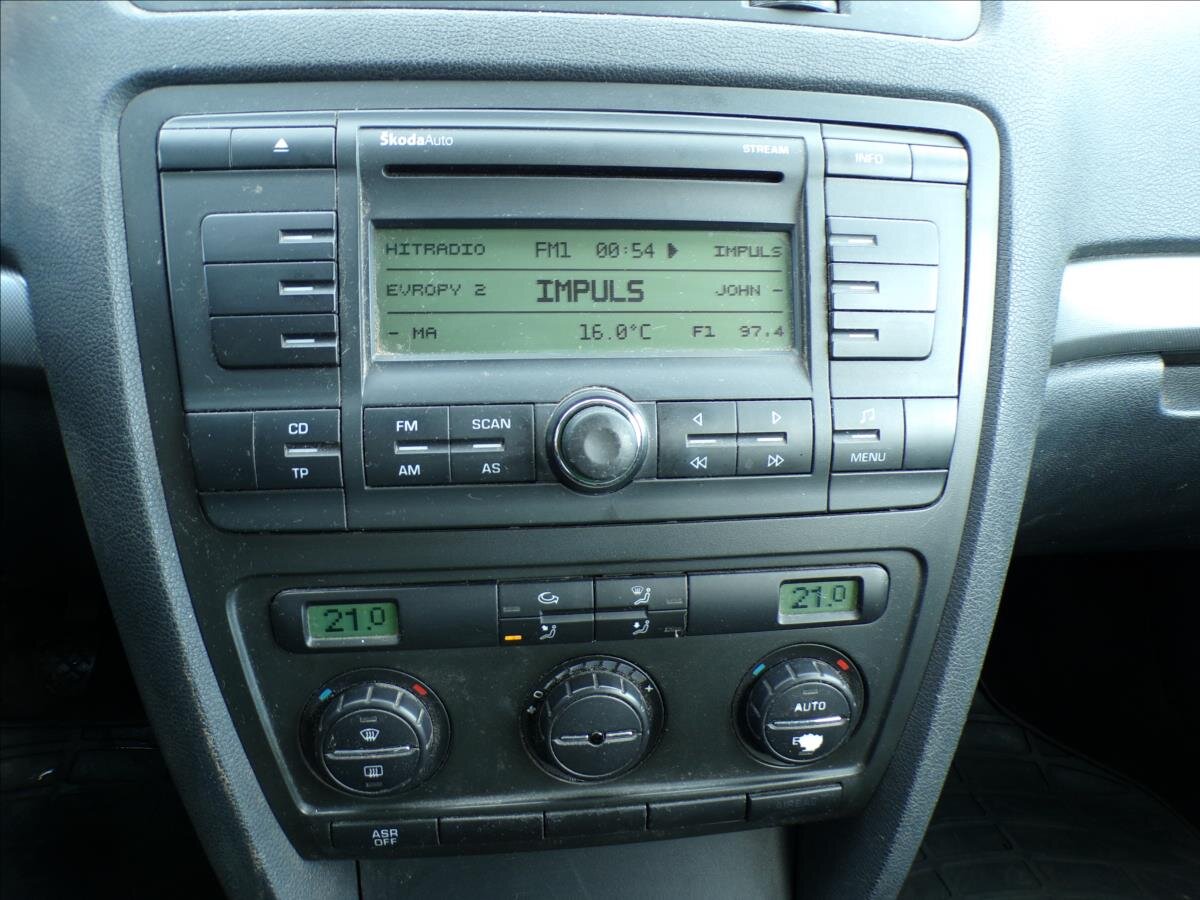 Škoda Octavia Kombi 2,0 l 103 kw