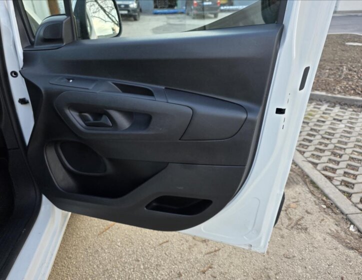 Opel Combo Skříň 1,5 l 75 kw