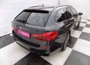 BMW Řada 5 Kombi 3,0 l 195 kw