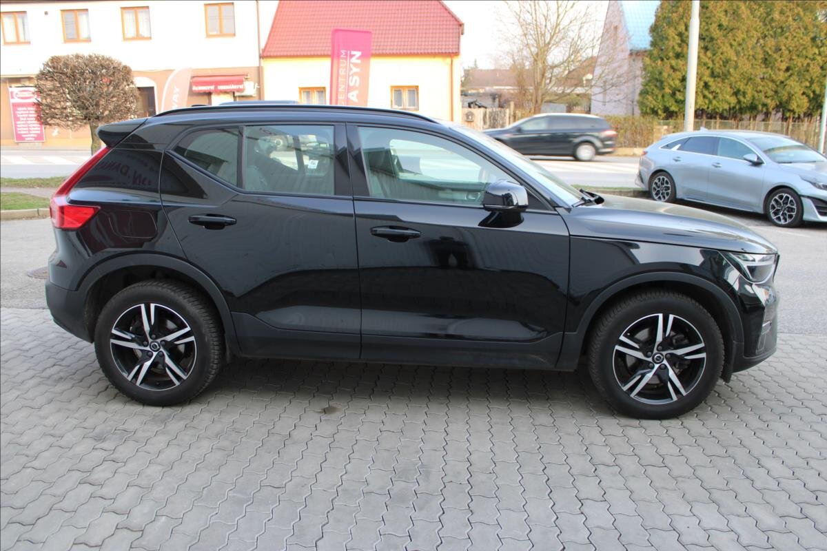 Volvo XC40 Kombi 2,0 l 145 kw