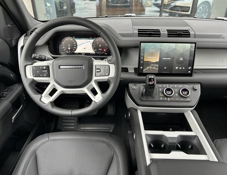 Land Rover Defender 13