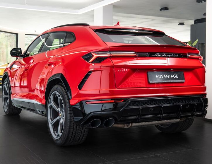 Lamborghini Urus 4