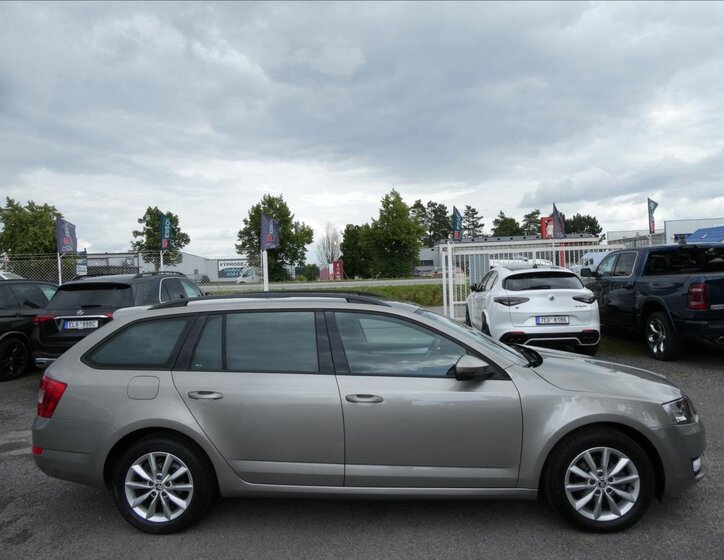 Škoda Octavia 12