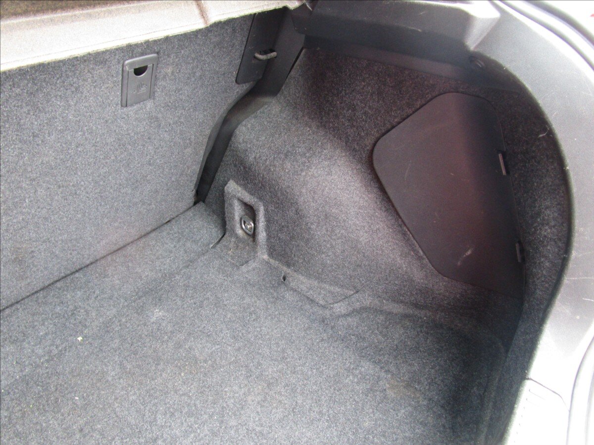 Toyota Auris Hatchback 1,4 l 66 kw