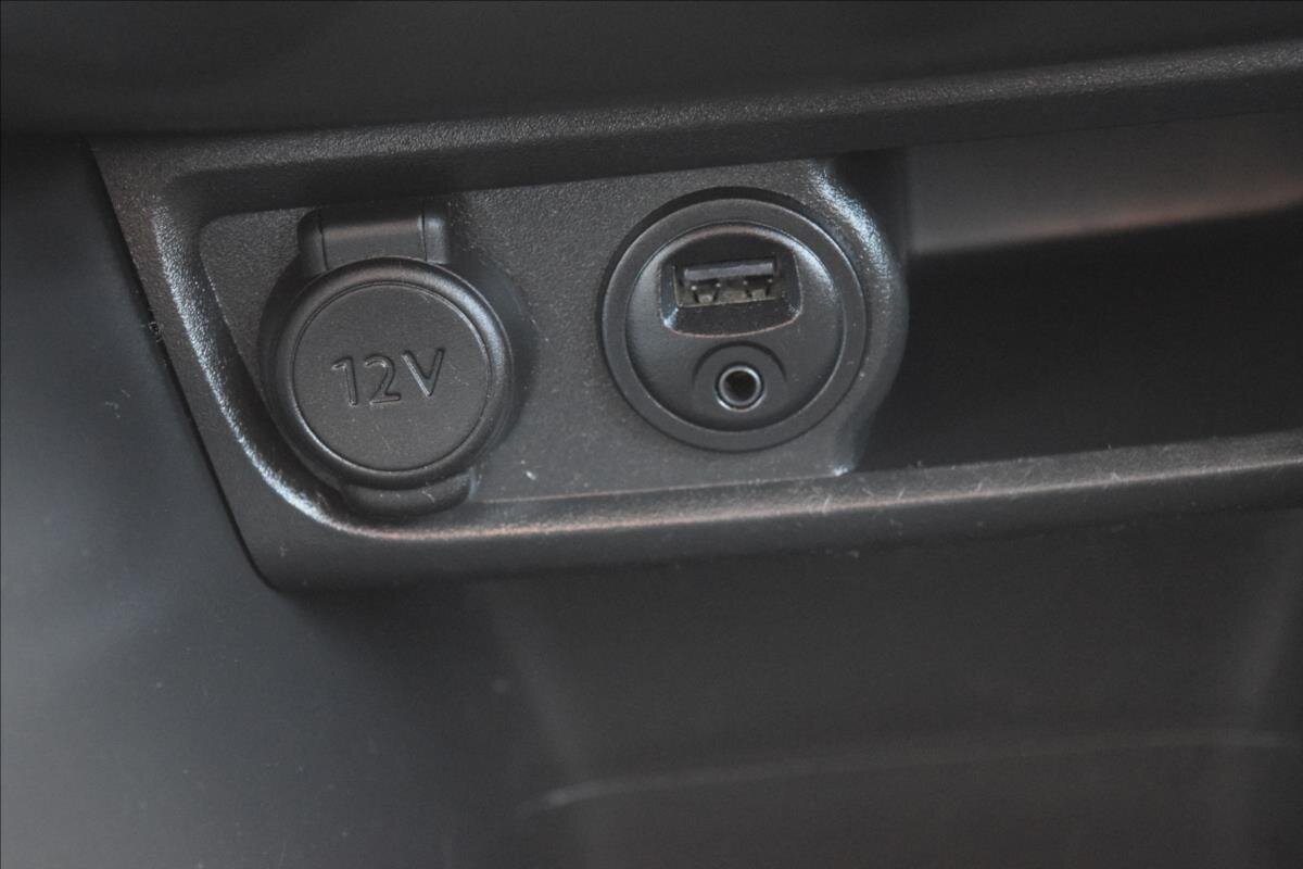 Peugeot 208 Hatchback 1,4 l 50 kw