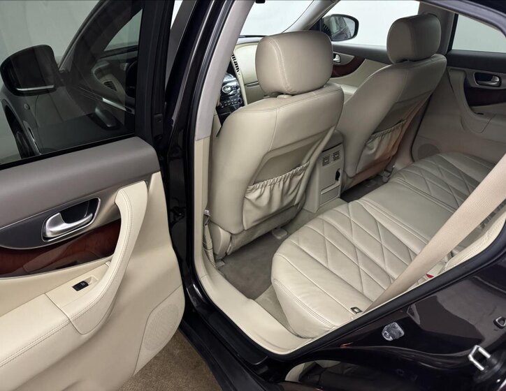 Infiniti FX37 40