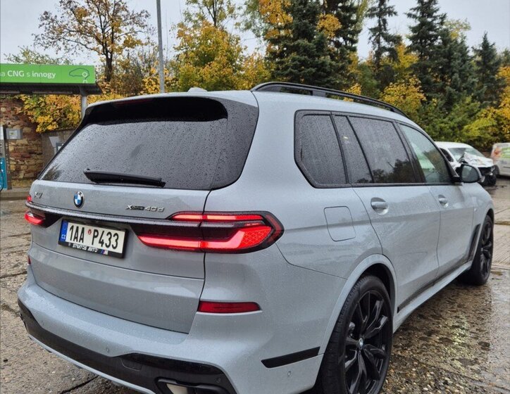 BMW X7 SUV / Terénní 3,0 l 250 kw