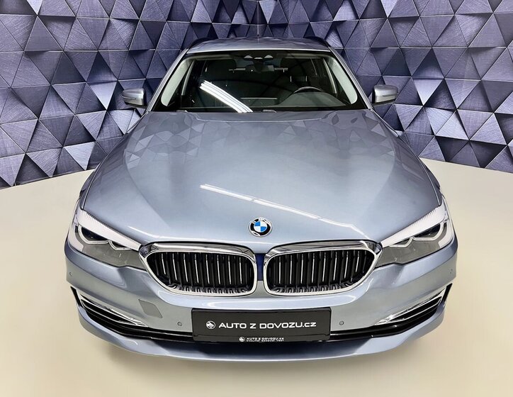 BMW Řada 5 Kombi 3,0 l 195 kw