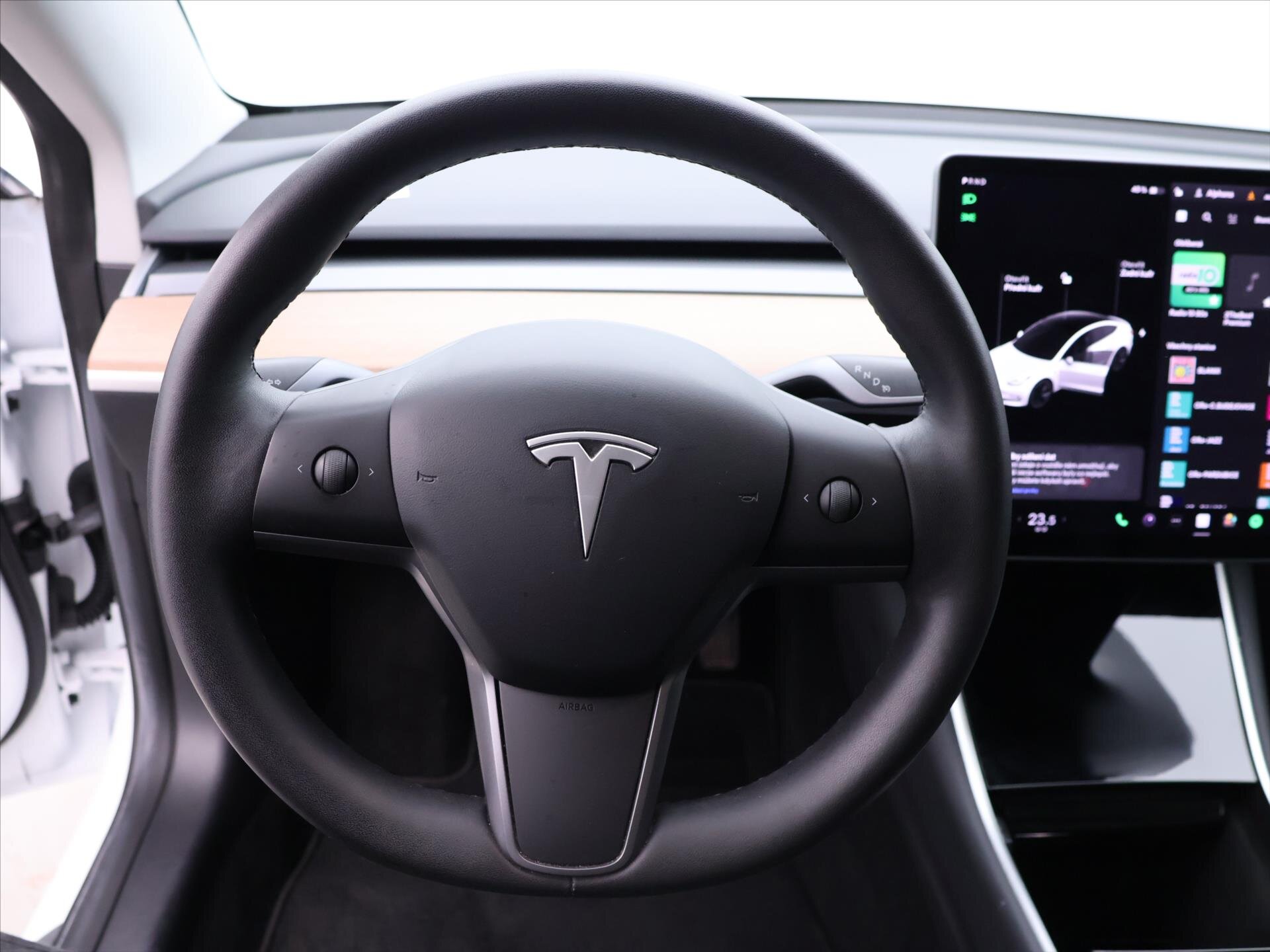 Tesla Model 3 Sedan 0,0 324 kw