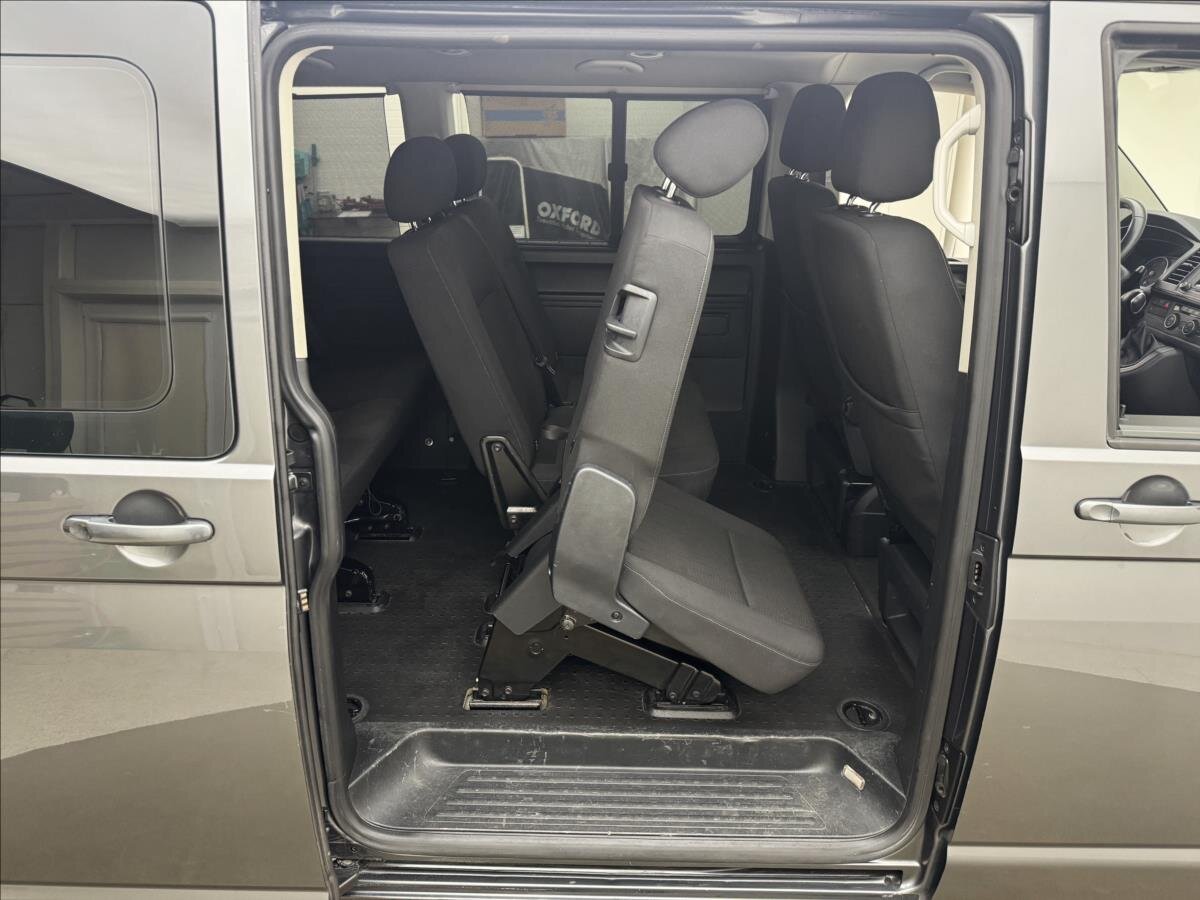 Volkswagen Caravelle Kombi 2,0 l 110 kw