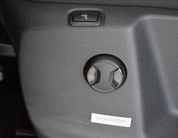 Volkswagen Touran Kombi 2,0 l 110 kw