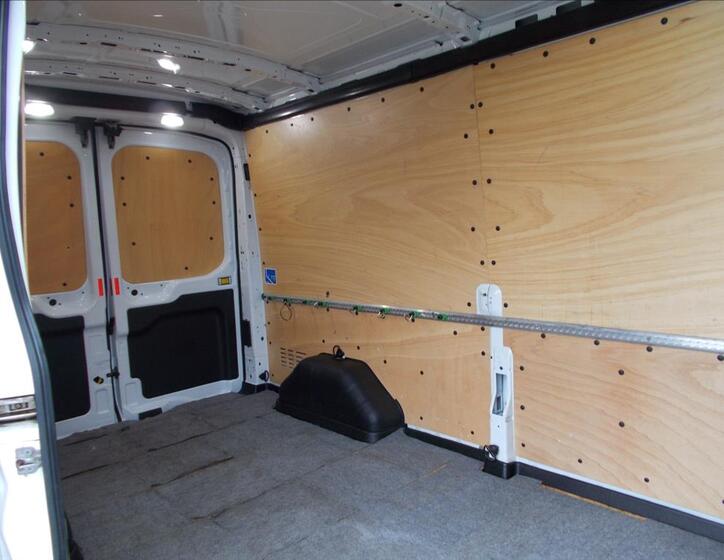 Ford Transit 18