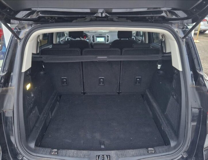 Ford S-MAX 9