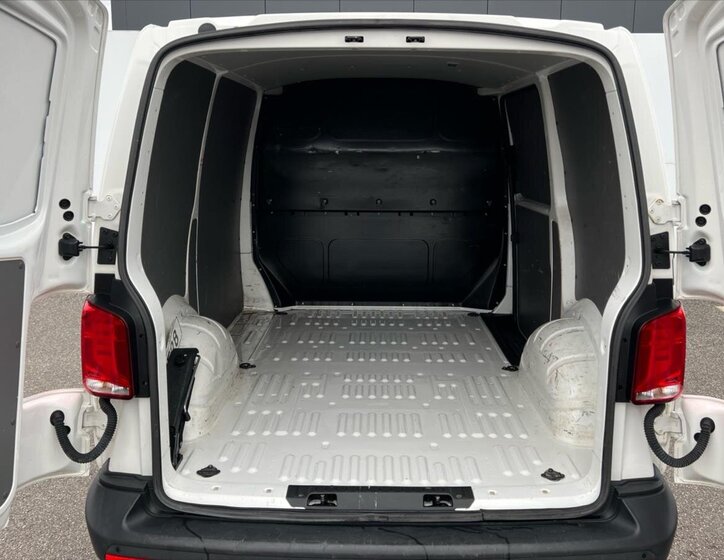 Volkswagen Transporter Skříň 2,0 l 110 kw