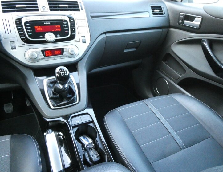 Ford Kuga SUV / Terénní 2,0 l 103 kw