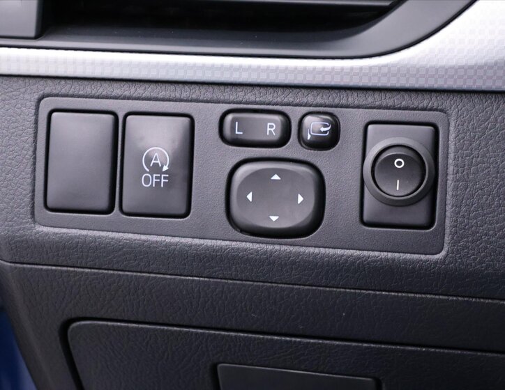 Toyota Avensis Kombi 2,0 l 105 kw