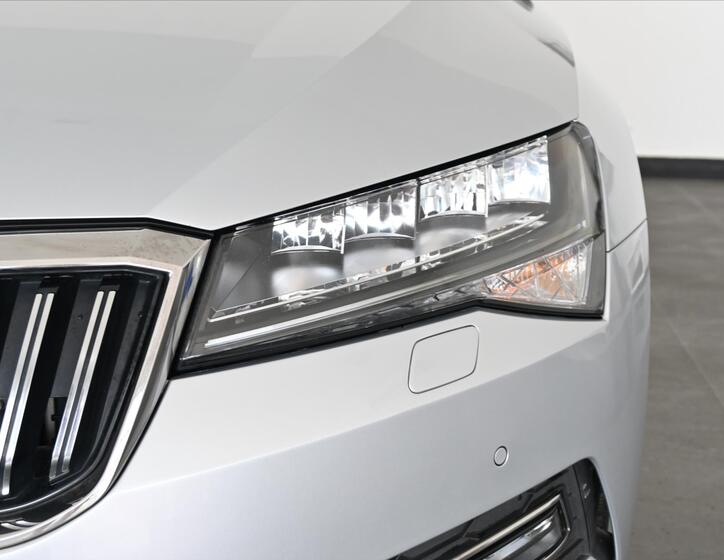 Škoda Superb 33