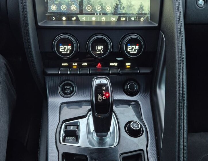 Jaguar F-Type Kupé 2,0 l 221 kw