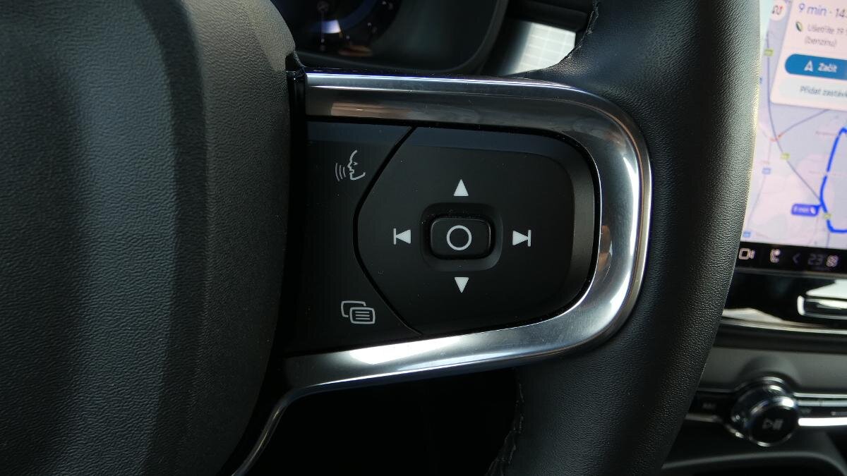 Volvo XC40 SUV / Terénní 2,0 l 120 kw