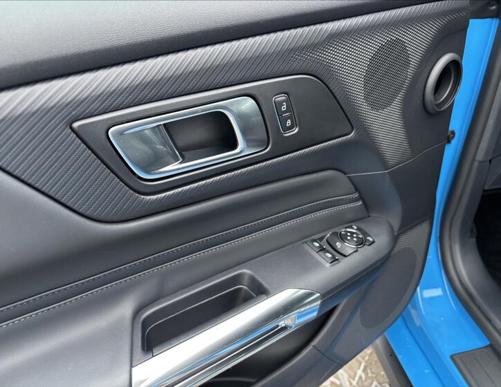 Ford Mustang Kupé 5,0 l 328 kw