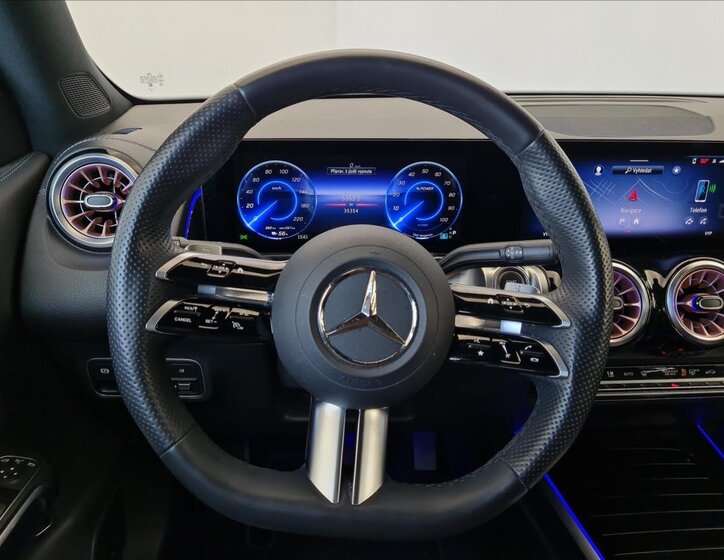 Mercedes-Benz EQB 10