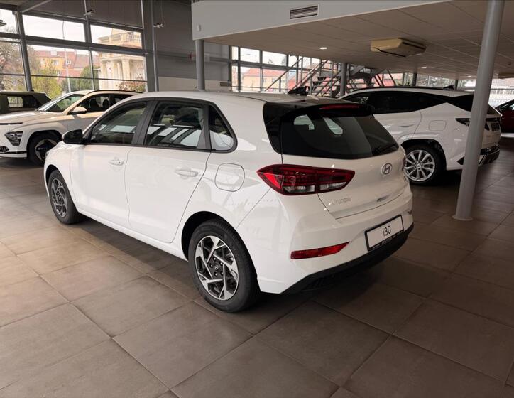 Hyundai i30 4