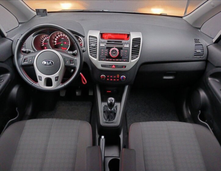 KIA Venga 10