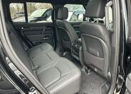 Land Rover Defender 10