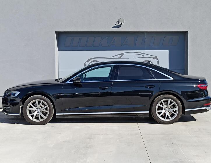 Audi A8 8