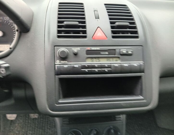 Volkswagen Polo Hatchback 999,0 37 kw